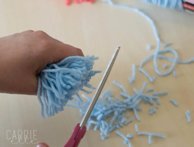 Easy DIY Yarn Tassel Garland