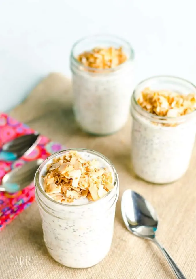 https://www.carrieelle.com/wp-content/uploads/2017/03/coconut_overnight_oats-4.jpg.webp