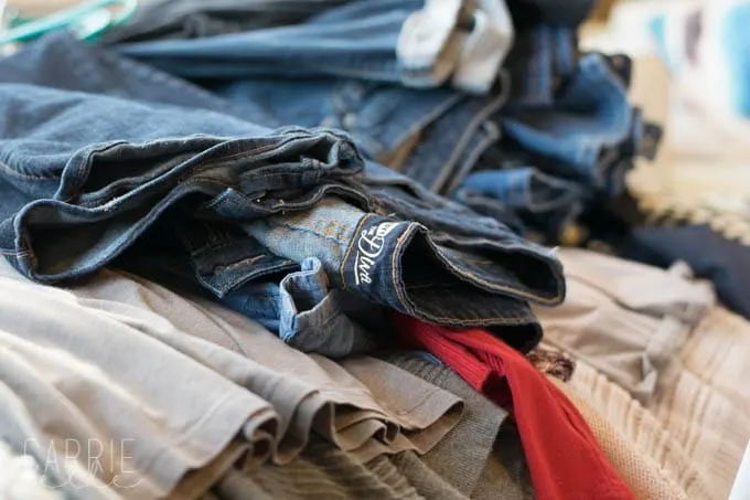 How to Buy Used Clothes Online