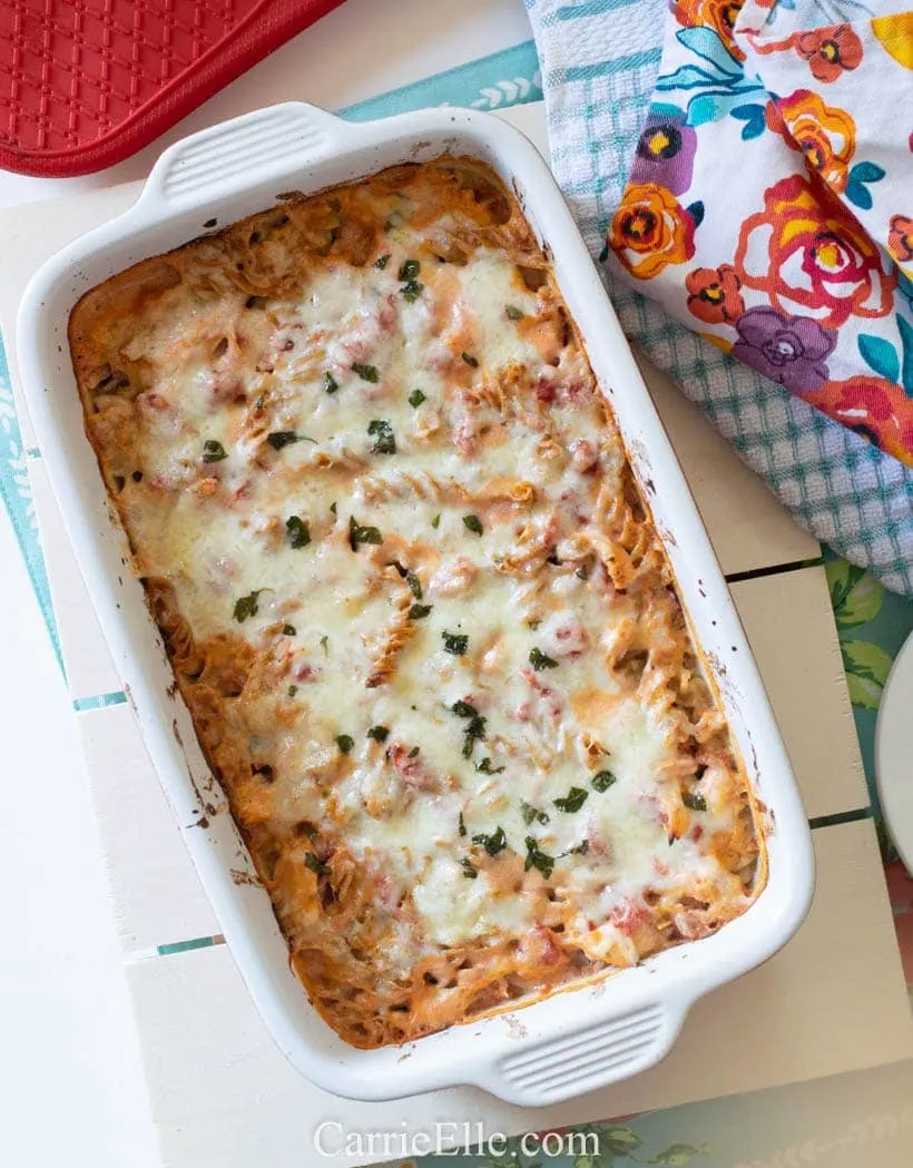 21 Day Fix Super Easy No Boil Creamy Cheesy Chicken Pasta Bake