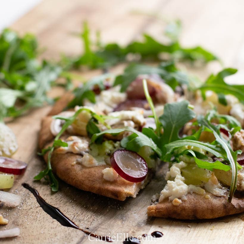 Healthy Grape, Walnut & Goat Cheese Pizza (21 Day Fix)