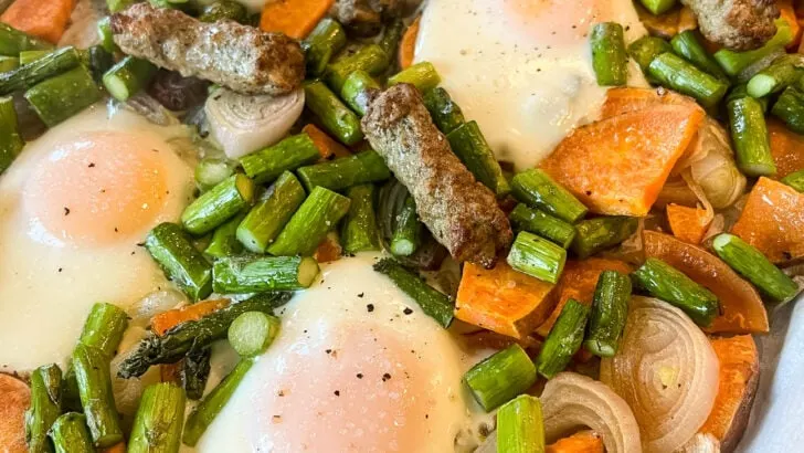 Sheet Pan Breakfast with Eggs, Sausage & Sweet Potato | 21 Day Fix | WW